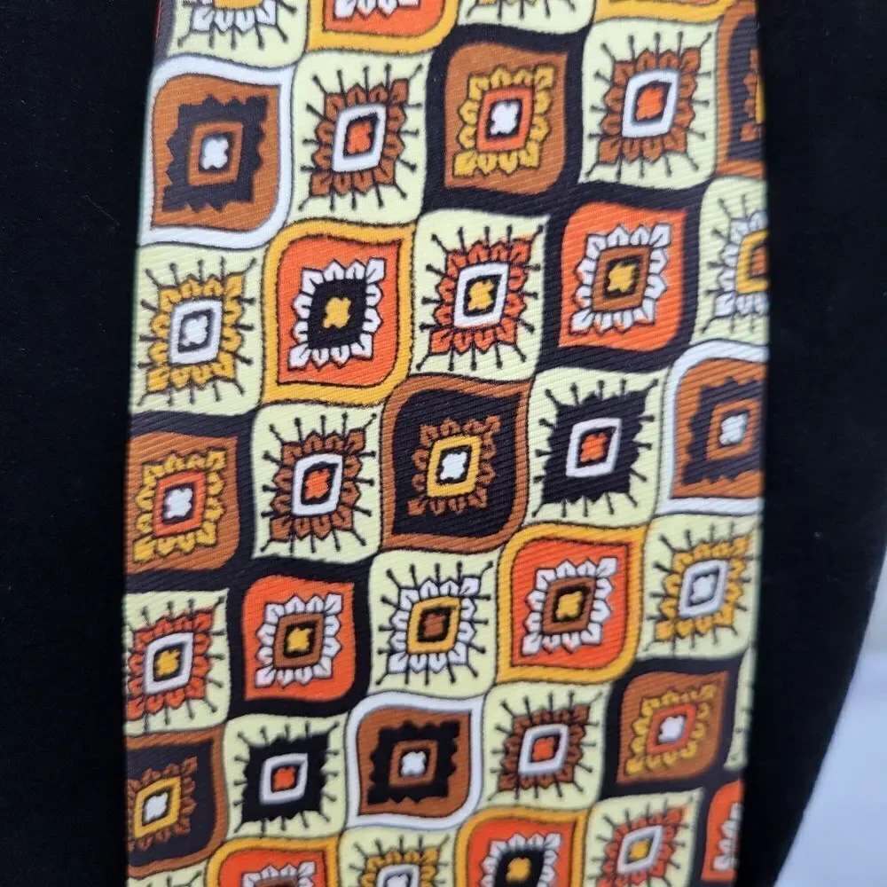 Corsair Vintage 70s Geometric Patterned Tie in Brown and Gold Butter Yellow
